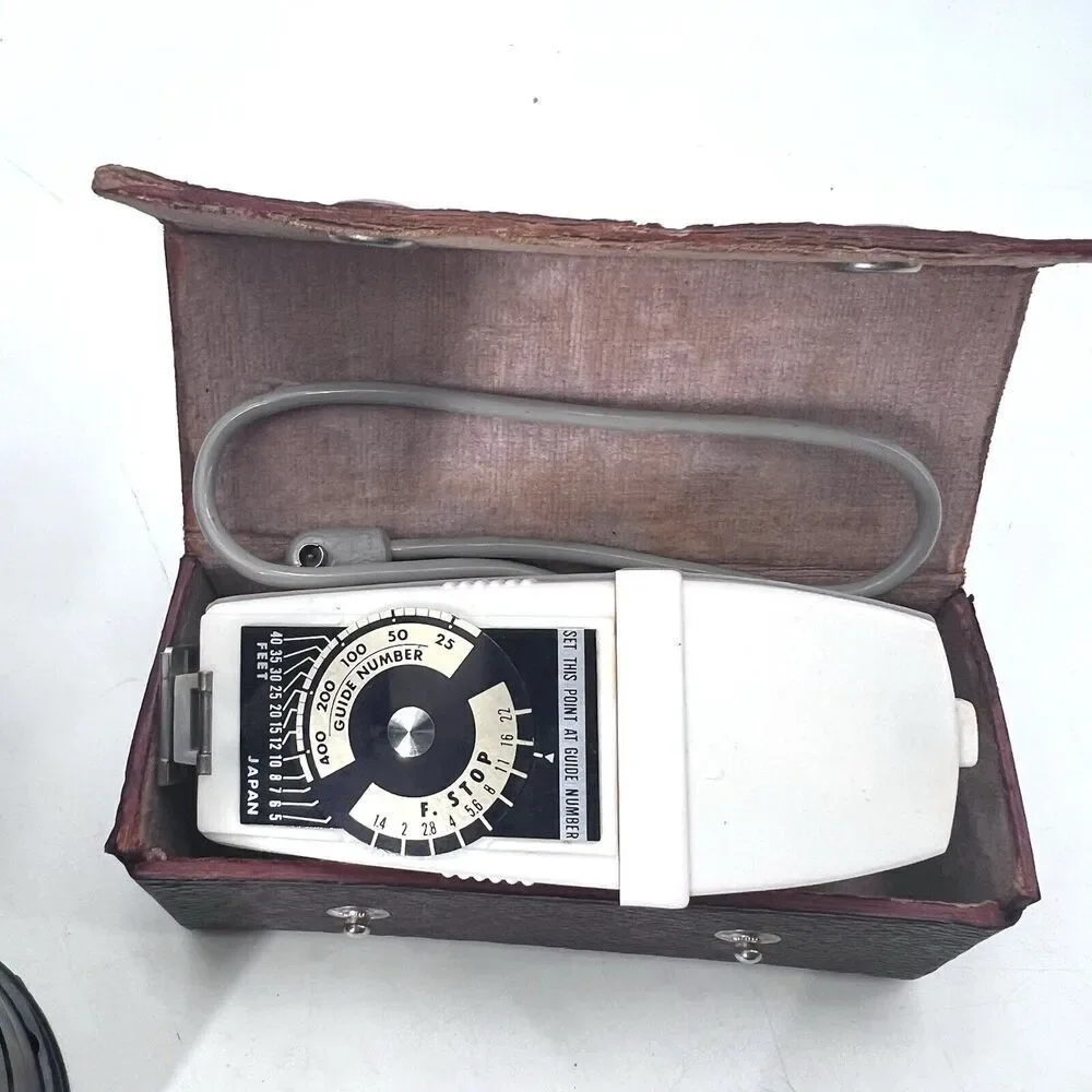 Vintage LOT Petri Flex V 35mm SLR Film Camera Extra Lens Flash Accessories Case